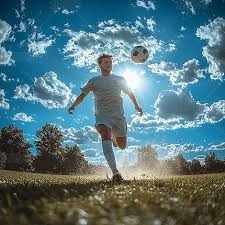 帕潘夸赞吉鲁：他不仅能进球还能防守，甚至还能客串门将